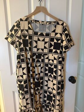 Ersa Fibers Billie dress quilt star with ruffle and pockets XL